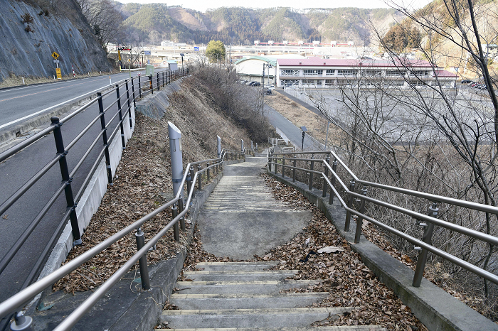 逗子海岸から津波避難場所へ ほわいと Note